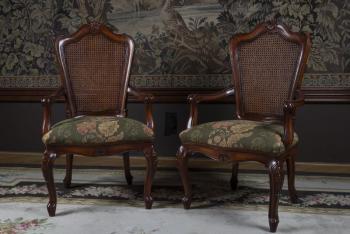 2. Čtyři křesílka v barokním stylu 2. Čtyři křesílka v barokním stylu