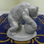 Bílá plastika / soška, medvěd - Horní Slavkov Bílá plastika / soška, medvěd - Horní Slavkov