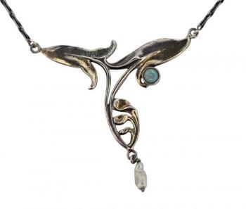 Stříbrný secesní náhrdelník s opálem a perličkou Stříbrný secesní náhrdelník s opálem a perličkou