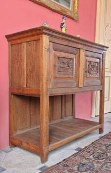 Starožitný kredenc s biblickým motivem cca 1700 Starožitný kredenc s biblickým motivem cca 1700