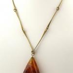 Náhrdelník s velkým přírodním jantarem Náhrdelník s velkým přírodním jantarem