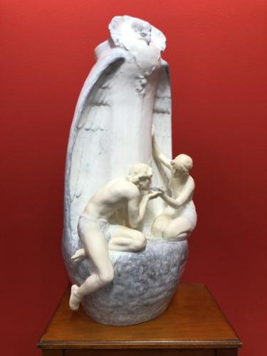 GOLDSCHEIDER, STANISLAU CZAPE’QUE,Figurální váza GOLDSCHEIDER, STANISLAU CZAPE’QUE,Figurální váza