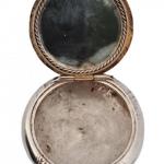 Secesní stříbrný přívěsek dózička se zrcátkem Secesní stříbrný přívěsek dózička se zrcátkem