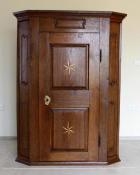 Barokní skříň Barokní skříň