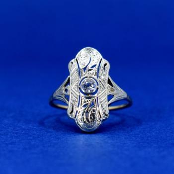 Zlatý art deco prsten se safírem Zlatý art deco prsten se safírem