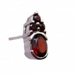 Stříbrné náušnice s červeným kamenem Stříbrné náušnice s červeným kamenem