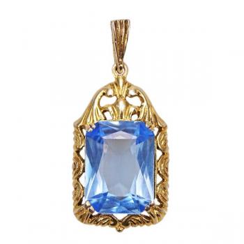 Stříbrný přívěsek s modrým kamenem Stříbrný přívěsek s modrým kamenem