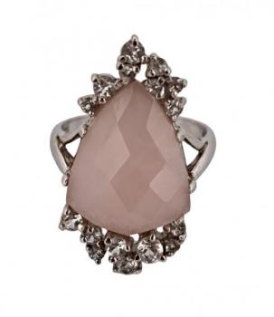 Stříbrný prsten s broušeným růženínem a zirkony Stříbrný prsten s broušeným růženínem a zirkony