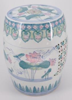 Čínská porcelánová stolička Čínská porcelánová stolička