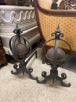 Kovová ozdoba před krb Kovová ozdoba před krb