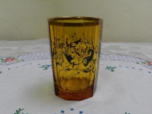 Broušená zlacená sklenice Broušená zlacená sklenice