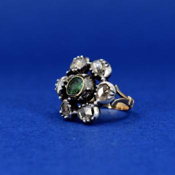 Zlatý antik prsten se smaragdem Zlatý antik prsten se smaragdem