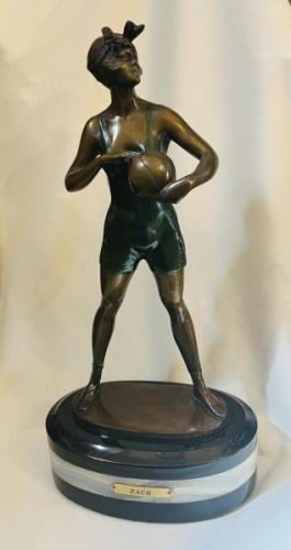 Dívka s míčem – Bruno Zach Dívka s míčem – Bruno Zach