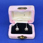 Zlaté náušnice se safíry, Čechy, 1928 Zlaté náušnice se safíry, Čechy, 1928