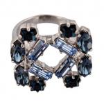 Stříbrný prsten extravagantní s modrými kameny Stříbrný prsten extravagantní s modrými kameny