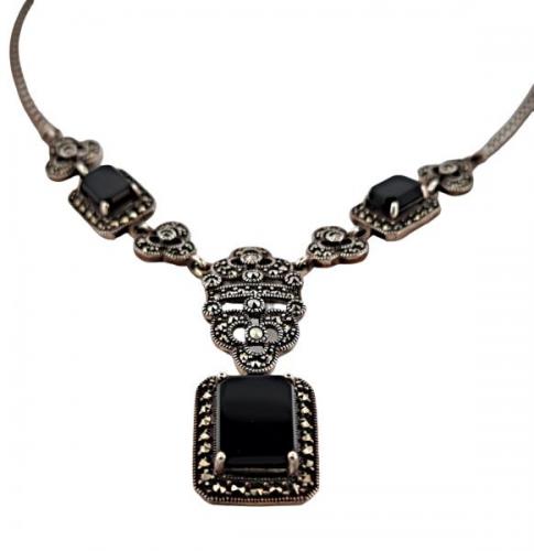 Stříbrný luxusní kolier s onyxem Stříbrný luxusní kolier s onyxem
