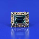 Zlatý prsten se zeleným kamenem, Au 585/1000/ 8,90 g Zlatý prsten se zeleným kamenem, Au 585/1000/ 8,90 g