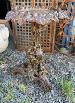 Litinový stolek-sloup  Litinový stolek-sloup