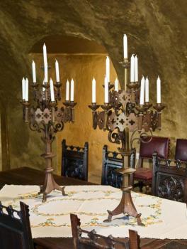 Monumentální párové neogotické bronzové svícny Monumentální párové neogotické bronzové svícny