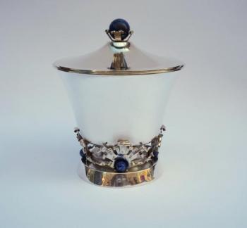 Dóza s lapisem lazuli Dóza s lapisem lazuli