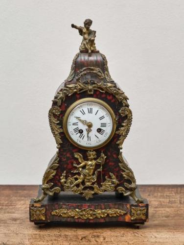 Boulle stolní hodiny, 19. století Boulle stolní hodiny, 19. století