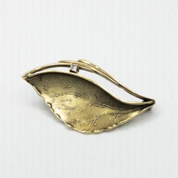 Starožitná zlatá brož s diamantkem  Starožitná zlatá brož s diamantkem