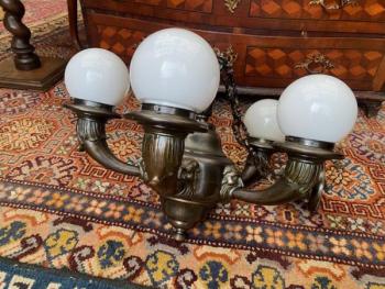 Bronzový lustr pětiramenný Bronzový lustr pětiramenný