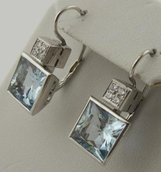 Atraktivní náušnice s velkými ametysty a diamanty Atraktivní náušnice s velkými ametysty a diamanty