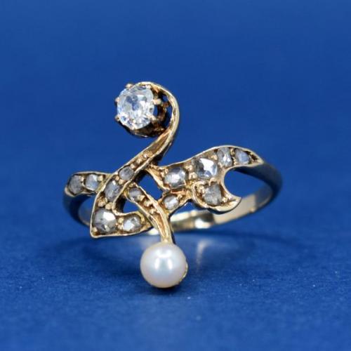 Au 585/1000/3,85 g, brilliant cut diamond, cca 0,20 ct, pearl, diamonds Au 585/1000/3,85 g, brilliant cut diamond, cca 0,20 ct, pearl, diamonds