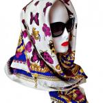 ŠÁTEK VERSACE S MOTÝLY A BERUŠKAMI ŠÁTEK VERSACE S MOTÝLY A BERUŠKAMI