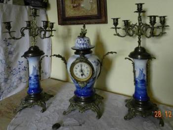 Porcelánové hodiny se svícny 19 stol. Porcelánové hodiny se svícny 19 stol.