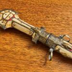 Orientální dýka s pouzdrem – umělecké zpracování   Orientální dýka s pouzdrem – umělecké zpracování