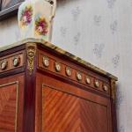 Televizní skříň s mramorovou deskou  Televizní skříň s mramorovou deskou