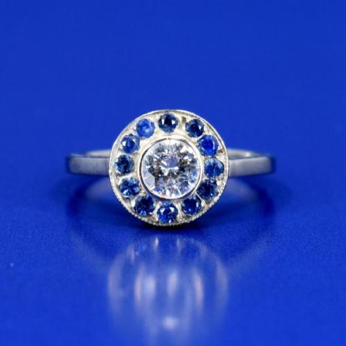 Au 585/1000/ 3,75 g, briliant starého brusu 0,56 ct (I/Si), safír Au 585/1000/ 3,75 g, briliant starého brusu 0,56 ct (I/Si), safír