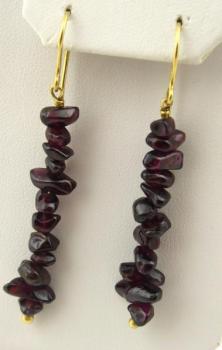 Zlaté ověskové náušnice s přírodními almandiny Zlaté ověskové náušnice s přírodními almandiny