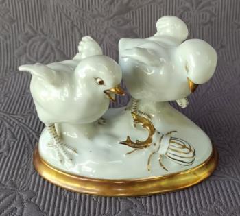 Kuřata s broukem Roháčem, zn. Carl Scheidig Kuřata s broukem Roháčem, zn. Carl Scheidig