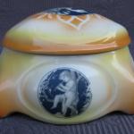 Dóza-chlapci-malý muzikanti, zn. Franz Manka Dóza-chlapci-malý muzikanti, zn. Franz Manka