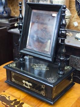 Stolní toaletka Stolní toaletka