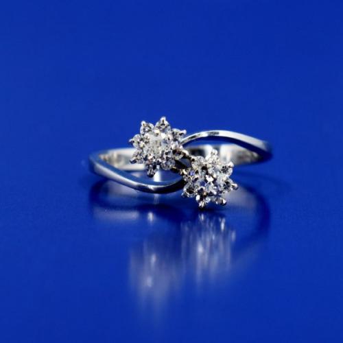 Au 750/1000/3,35 g, brilianty 2 x 0,10 ct, diamanty 0,16 ct Au 750/1000/3,35 g, brilianty 2 x 0,10 ct, diamanty 0,16 ct