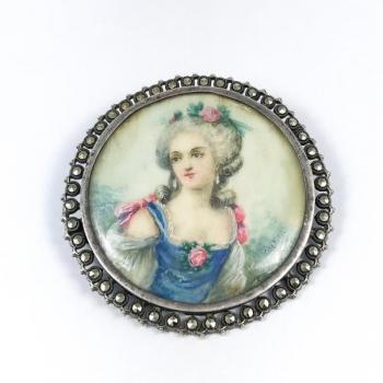 Starožitná stříbrná brož s ruční malbou šlechtičny Starožitná stříbrná brož s ruční malbou šlechtičny