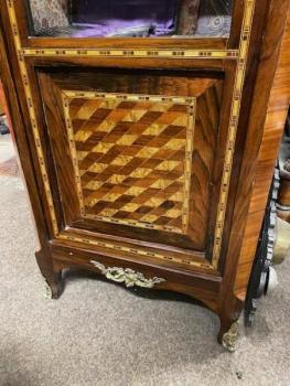 Skleník s mramorovou deskou Skleník s mramorovou deskou