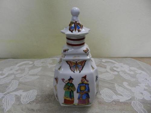 Malovaná porcelánová nádoba, pozdní biedermeier Malovaná porcelánová nádoba, pozdní biedermeier