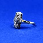 Bílozlatý prsten s briliantem Bílozlatý prsten s briliantem