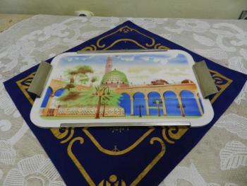 Podnos v kovové montáži Podnos v kovové montáži