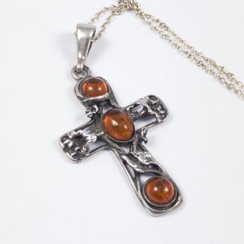 STŘÍBRNÝ ŘETÍZEK S PŘÍVĚSKEM STŘÍBRNÝ ŘETÍZEK S PŘÍVĚSKEM