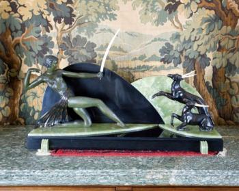 Art Deco sousoší Bohyně Diana Art Deco sousoší Bohyně Diana