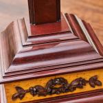 Starožitný stolní krucifix z masivního mahagonu Starožitný stolní krucifix z masivního mahagonu