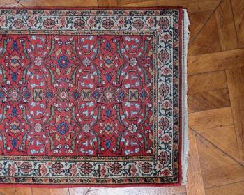 Perský vlněný běhoun. Signovaný. 495 X 75 cm Perský vlněný běhoun. Signovaný. 495 X 75 cm