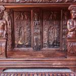 Renesanční kredenc mistrovsky vyřezávaný Renesanční kredenc mistrovsky vyřezávaný