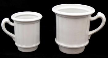 Velký a menší hrníček se sítkem Velký a menší hrníček se sítkem